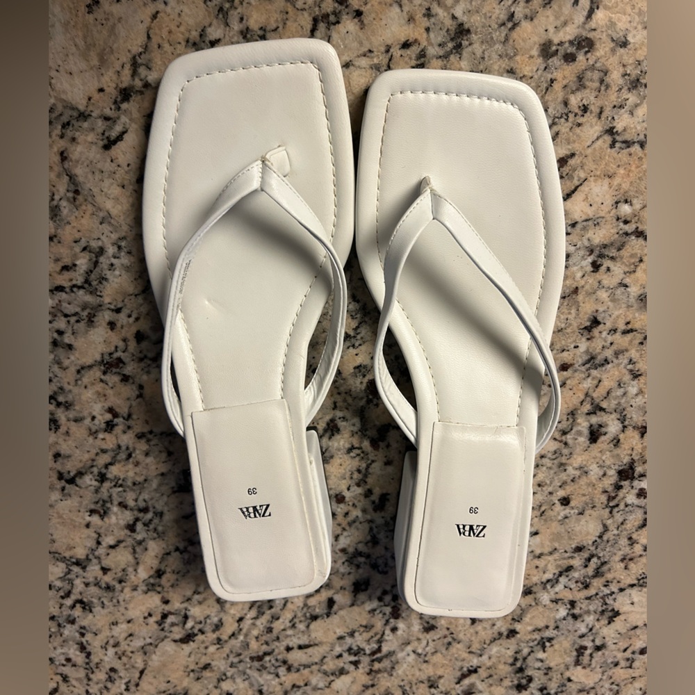 ZARA HEELED FLIP FLOP
